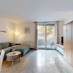Strandnahe Mit Schwimmbad Im Haus, A Cappella 68,binz بينز