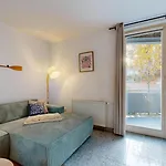 Strandnahe Mit Schwimmbad Im Haus, A Cappella 68,binz