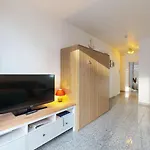 Strandnahe Mit Schwimmbad Im Haus, A Cappella 68,binz Apartment *