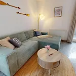 Strandnahe Mit Schwimmbad Im Haus, A Cappella 68,binz