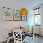 Strandnahe Mit Schwimmbad Im Haus, A Cappella 68,binz شقة