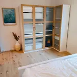 Strandnahe Mit Schwimmbad Im Haus, A Cappella 68,binz Apartment