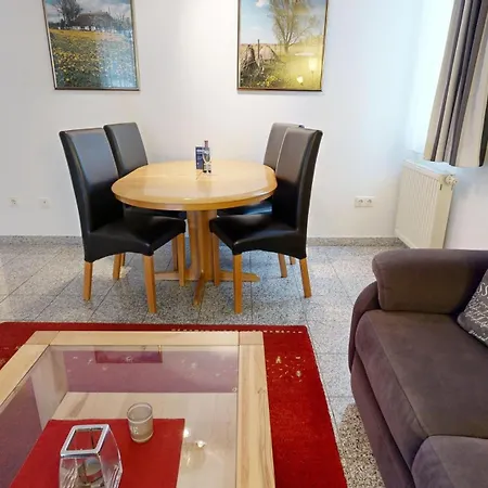 Strandnahe Mit Schwimmbad Im Haus, A Cappella 68,binz