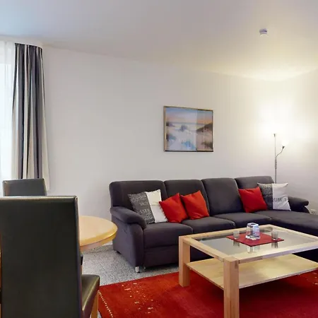 Strandnahe Mit Schwimmbad Im Haus, A Cappella 68,binz
