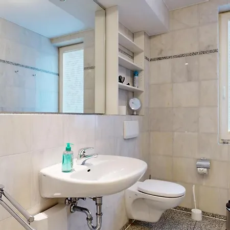 Strandnahe Mit Schwimmbad Im Haus, A Cappella 68,binz Aparthotel Binz