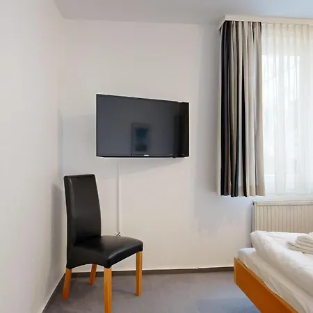 Strandnahe Mit Schwimmbad Im Haus, A Cappella 68,binz Binz