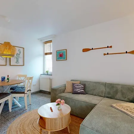 Apart-hotel Strandnahe Mit Schwimmbad Im Haus, A Cappella 68,binz 4*