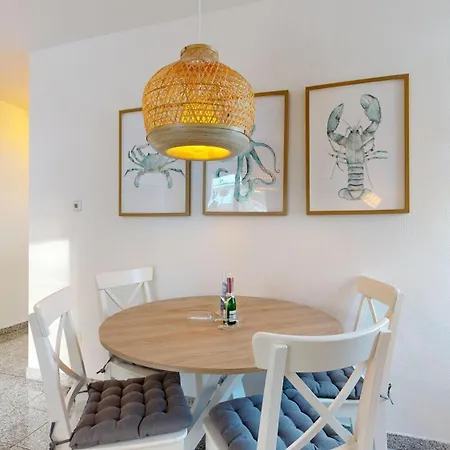 Strandnahe Mit Schwimmbad Im Haus, A Cappella 68,binz 4*