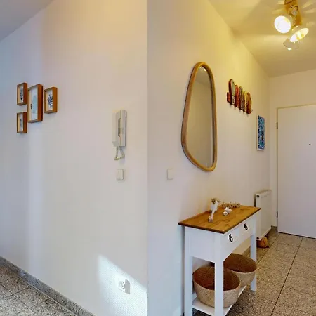 Strandnahe Mit Schwimmbad Im Haus, A Cappella 68,binz Apartment