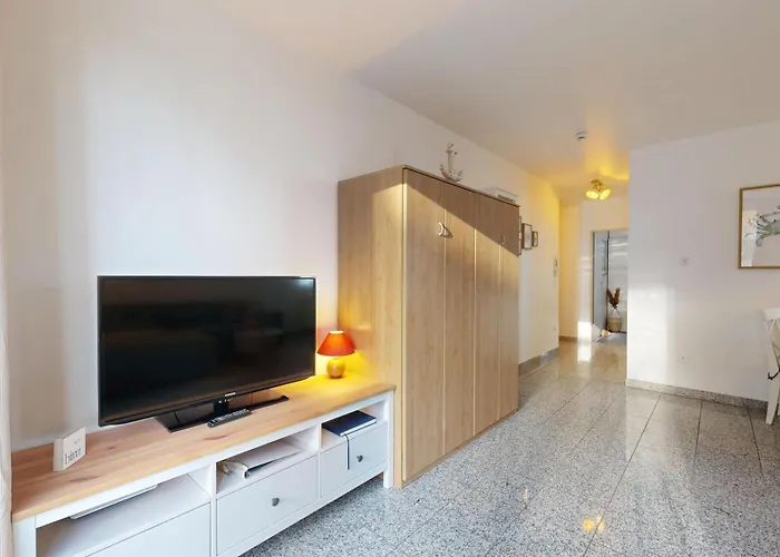Strandnahe Mit Schwimmbad Im Haus, A Cappella 68,binz Διαμέρισμα *