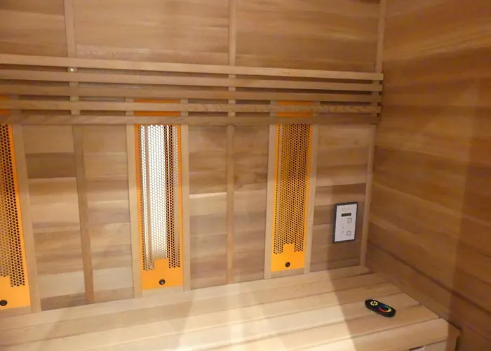 Strandnahe Mit Schwimmbad Im Haus, A Cappella 68,binz Binz